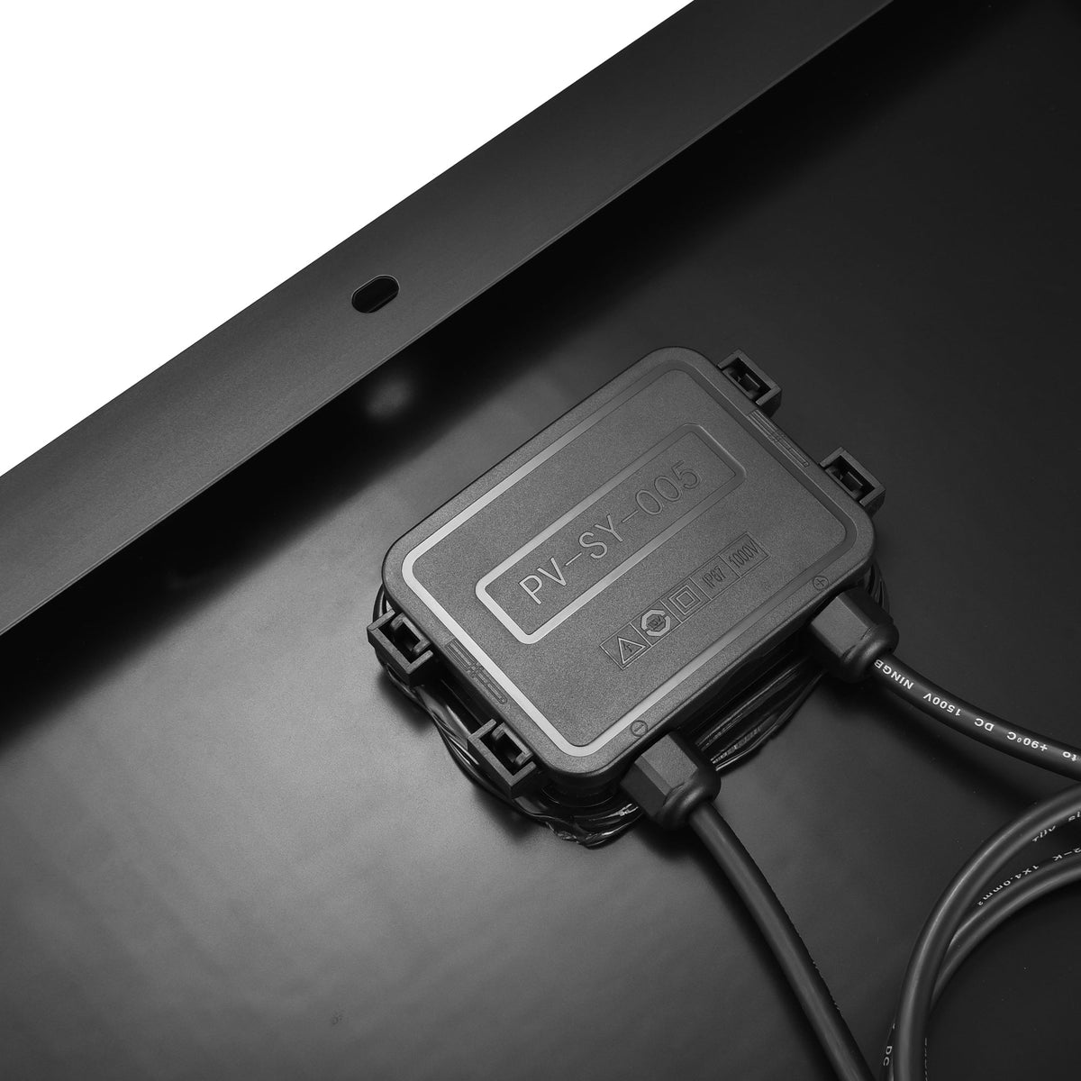 MEGA 50 Onyx – 50W 12V All-Black Solar Panel